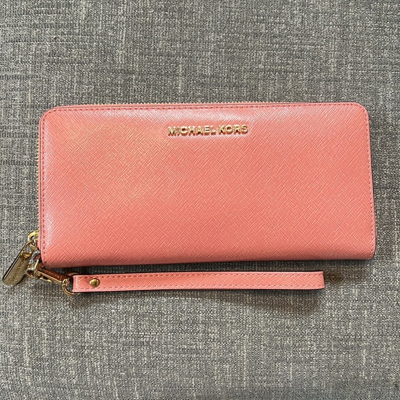 Michael Kors Ket set travel large continental wristlet wallet - Picture 7 of 9